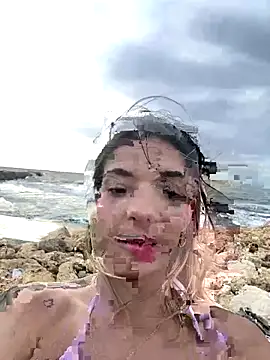 Snapshot of Sarita-candy chatting on 23, 10, 2025 Sarita-candy online show from 23, 10, 2025