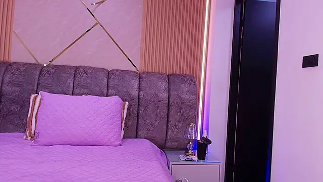 naia blessed online show from 27, 4, 2026