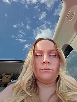 Snapshot of Bondgirl_013 chatting on 30, 10, 2025 Bondgirl 013 online show from 30, 10, 2025