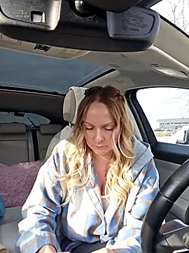 Snapshot of Bondgirl_013 chatting on 26, 11, 2025 Bondgirl 013 online show from 26, 11, 2025