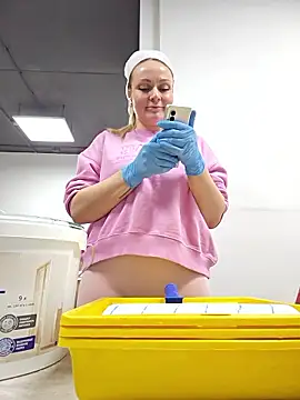 Bondgirl 013 online show from 15, 1, 2026