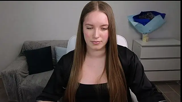 Snapshot of EvaMaddison chatting on 3, 2, 2025 EvaMaddison online show from 3, 2, 2025