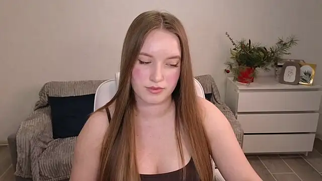 Snapshot of EvaMaddison chatting on 21, 12, 2025 EvaMaddison online show from 21, 12, 2025