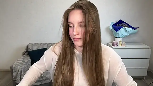 Snapshot of EvaMaddison chatting on 10, 2, 2026 EvaMaddison online show from 10, 2, 2026