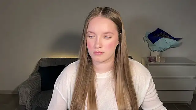 Snapshot of EvaMaddison chatting on 2, 3, 2026 EvaMaddison online show from 2, 3, 2026