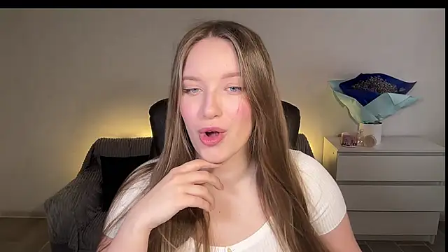 Snapshot of EvaMaddison chatting on 9, 3, 2026 EvaMaddison online show from 9, 3, 2026