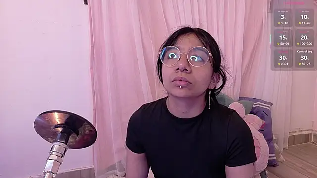 Nami usagi online show from 11, 6, 2026