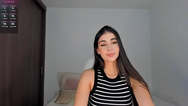 RebeccaBaxter online show from 4, 12, 2024