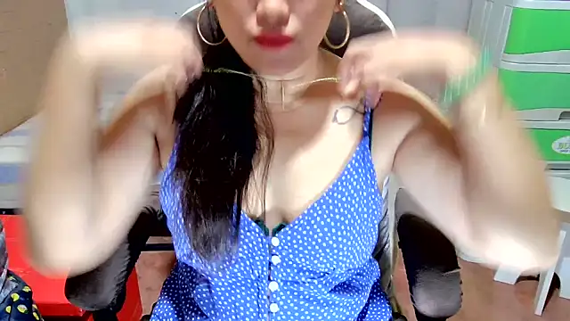 Snapshot of M_e_c_e_l chatting on 13, 5, 2026 M e c e l online show from 13, 5, 2026