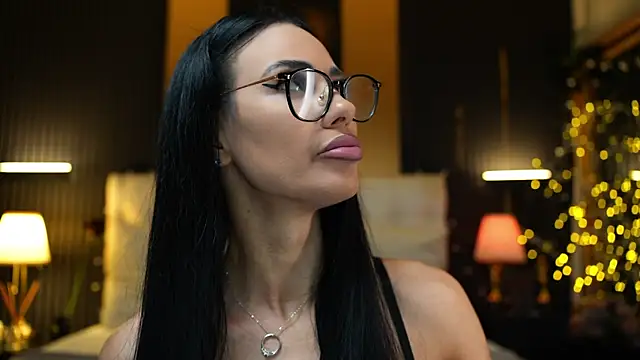 Lorettelorena online show from 5, 7, 2026