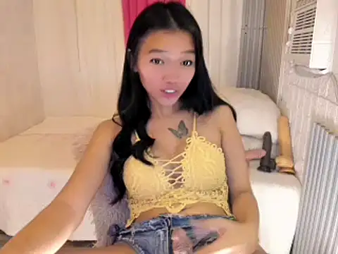  caroline69 online show from 5, 1, 2025