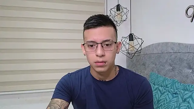 Snapshot of SIXXTOLOVE18 chatting on 6, 3, 2026 SIXXTOLOVE18 online show from 6, 3, 2026