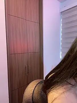 Snapshot of KateLatorre chatting on 13, 11, 2025 KateLatorre online show from 13, 11, 2025