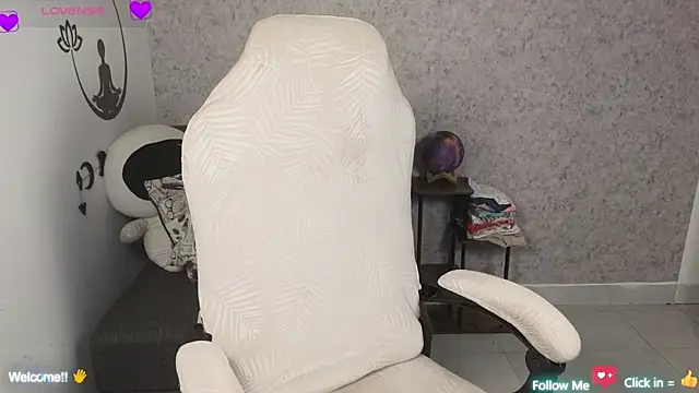 Snapshot of blue__moon_ chatting on 18, 3, 2025 blue moon online show from 18, 3, 2025