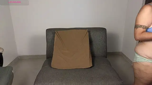 Snapshot of blue__moon_ chatting on 16, 9, 2025 blue moon online show from 16, 9, 2025