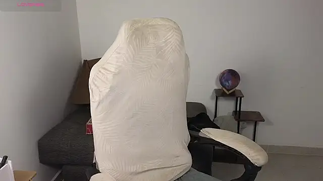 Snapshot of blue__moon_ chatting on 29, 10, 2025 blue moon online show from 29, 10, 2025