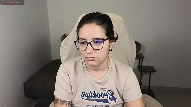 Snapshot of blue__moon_ chatting on 31, 10, 2025 blue moon online show from 31, 10, 2025