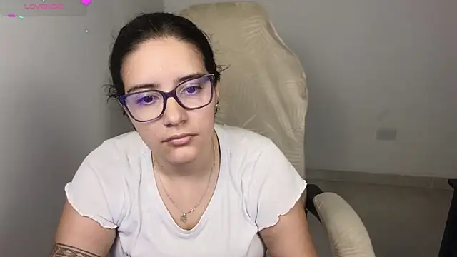 Snapshot of blue__moon_ chatting on 25, 11, 2025 blue moon online show from 25, 11, 2025