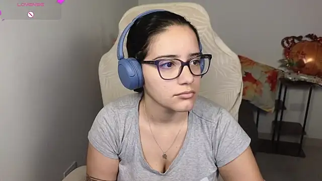 Snapshot of blue__moon_ chatting on 29, 11, 2025 blue moon online show from 29, 11, 2025