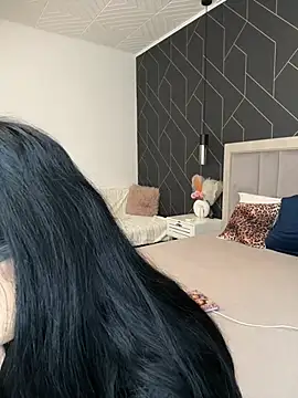 EmyLaveau online show from 15, 2, 2025