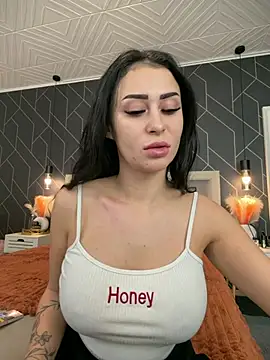 EmyLaveau online show from 13, 1, 2026