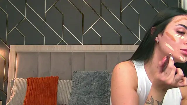 EmyLaveau online show from 16, 4, 2026