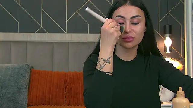 EmyLaveau online show from 22, 4, 2026