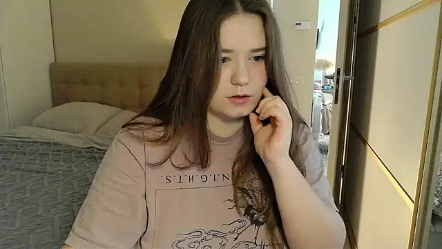 remirann  online show from 8, 3, 2025