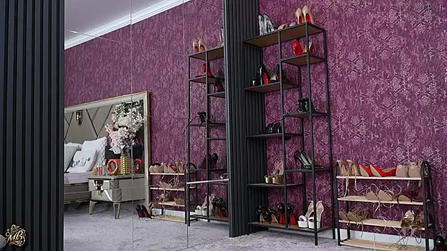 Snapshot of MishaBrizo chatting on 12, 11, 2025 MishaBrizo online show from 12, 11, 2025