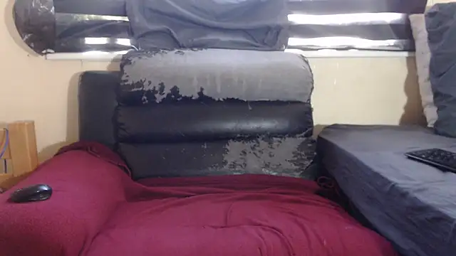 Sweetslender online show from 7, 10, 2025