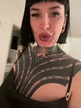 InkedBiitch online show from 6, 3, 2025