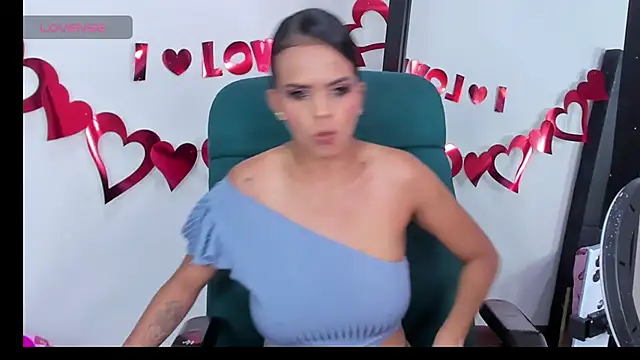 Snapshot of MaiaPetitte_ chatting on 16, 2, 2026 MaiaPetitte online show from 16, 2, 2026