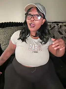 NikkiNoelanii online show from 23, 4, 2026