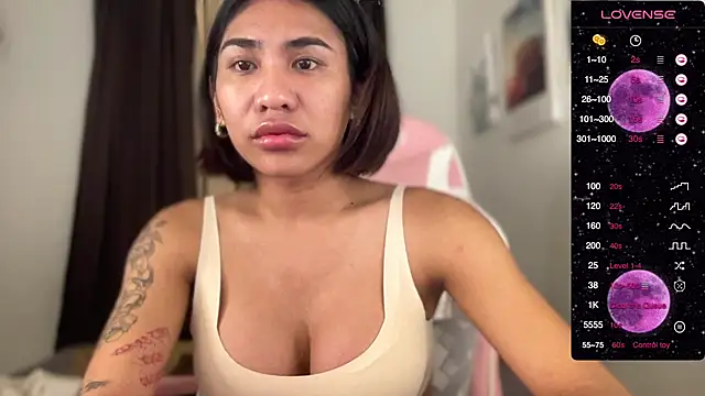 Alaia Pope online show from 10, 1, 2025