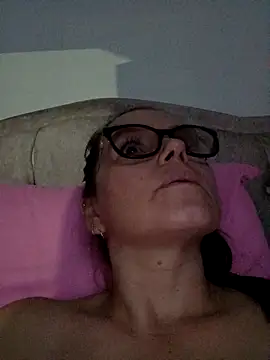 Snapshot of MariaPau_83 chatting on 28, 10, 2025 MariaPau 83 online show from 28, 10, 2025