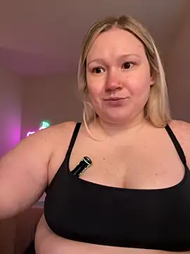 PiggyRose online show from 20, 9, 2025