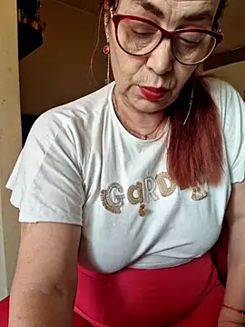 Snapshot of Chriss_Tinaa chatting on 4, 6, 2026 Chriss Tinaa online show from 4, 6, 2026
