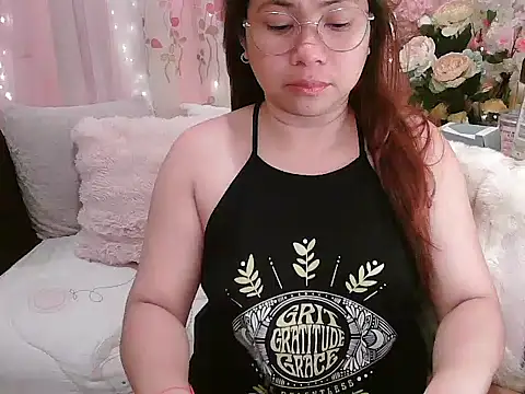 Snapshot of OhmyPinay chatting on 10, 6, 2026 OhmyPinay online show from 10, 6, 2026