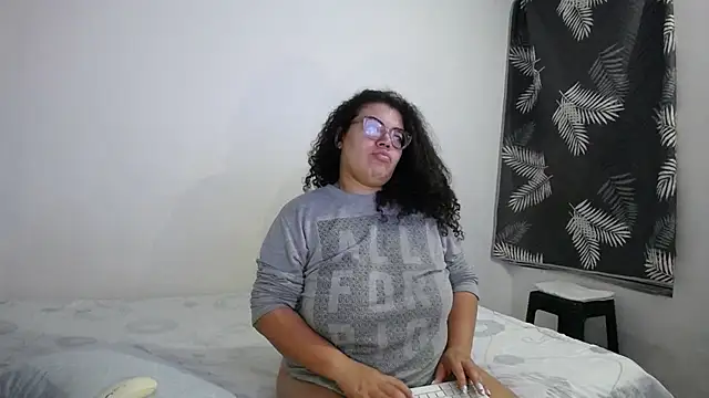 Snapshot of mabigomez00 chatting on 2, 6, 2026 mabigomez00 online show from 2, 6, 2026