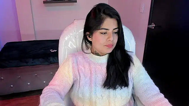 Catalinaa martinez online show from 25, 2, 2025