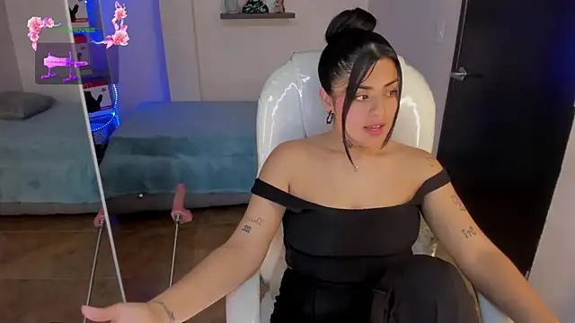 Catalinaa martinez online show from 9, 3, 2025