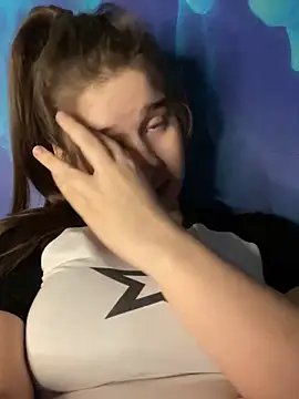 Snapshot of HornyGirlH chatting on 4, 1, 2025 HornyGirlH online show from 4, 1, 2025