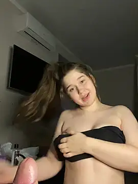 Snapshot of HornyGirlH chatting on 10, 1, 2025 HornyGirlH online show from 10, 1, 2025