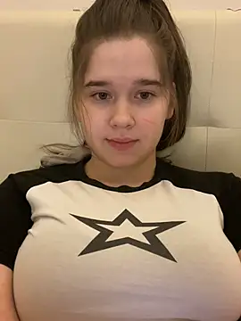 Snapshot of HornyGirlH chatting on 4, 2, 2025 HornyGirlH online show from 4, 2, 2025