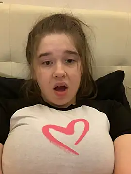 Snapshot of HornyGirlH chatting on 17, 2, 2025 HornyGirlH online show from 17, 2, 2025