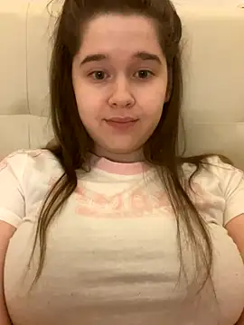 Snapshot of HornyGirlH chatting on 5, 10, 2025 HornyGirlH online show from 5, 10, 2025