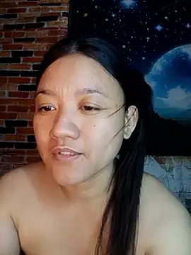 Snapshot of Urchanel chatting on 7, 5, 2026 Urchanel online show from 7, 5, 2026