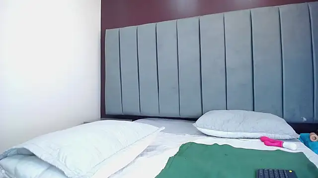 Snapshot of moxa_hot chatting on 16, 1, 2025 moxa hot online show from 16, 1, 2025