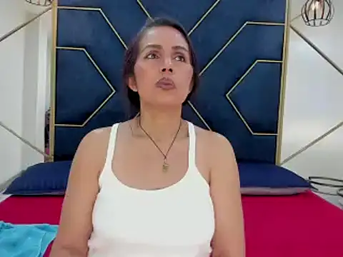 Snapshot of moxa_hot chatting on 1, 3, 2025 moxa hot online show from 1, 3, 2025