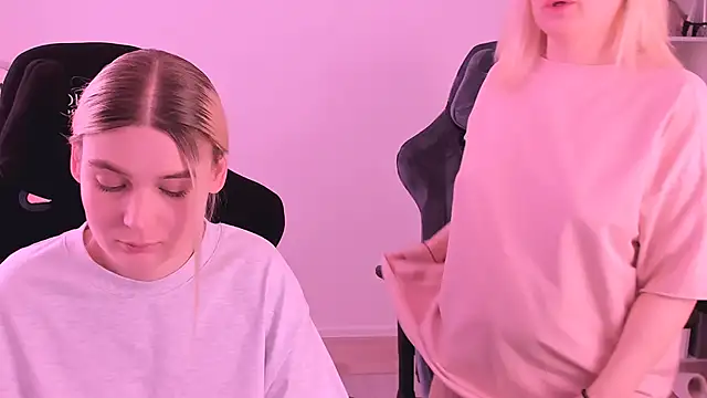 hotblonds online show from 4, 1, 2025